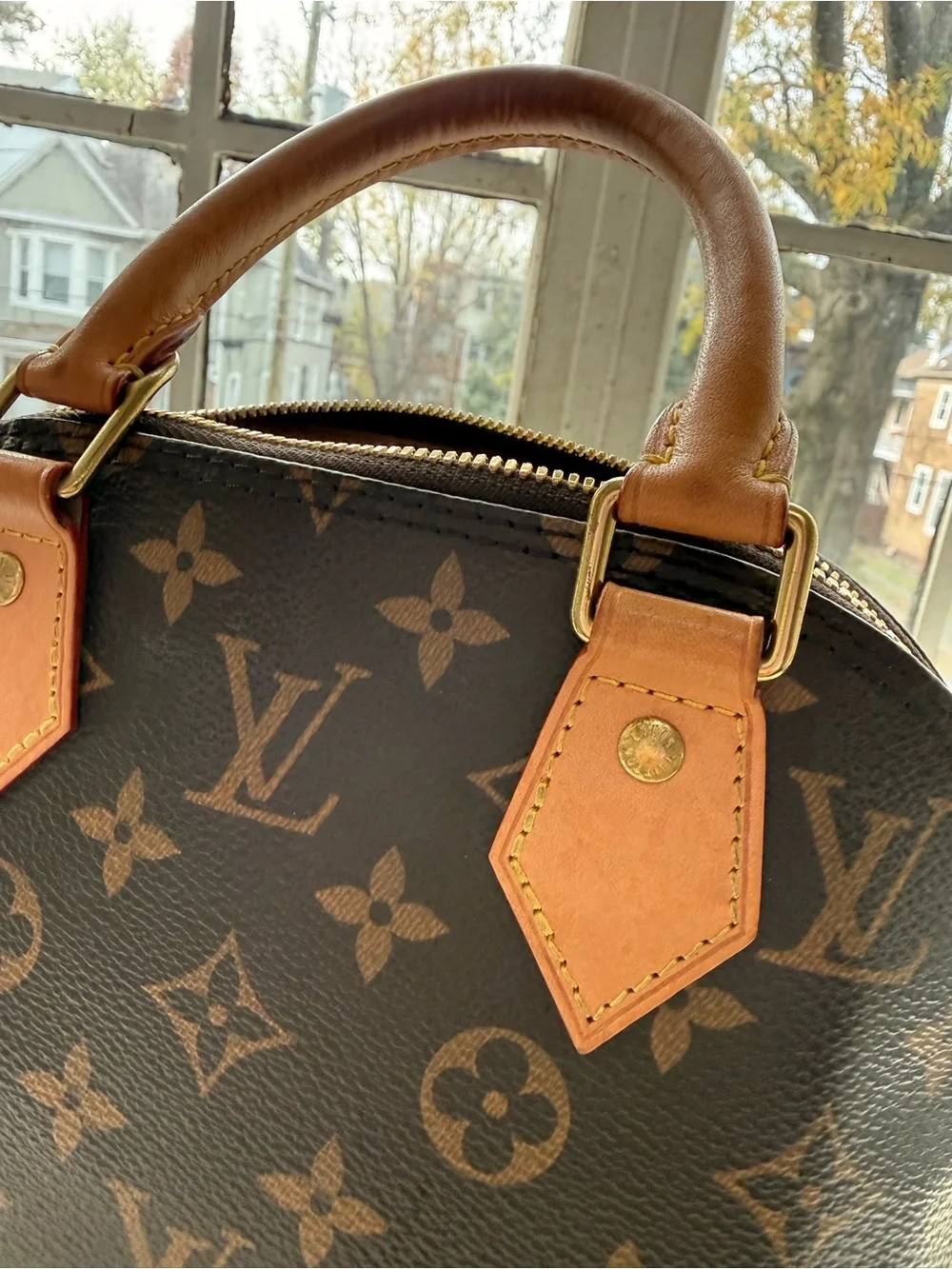Louis Vuitton Monogram Alma BB Satchel in Brown and Tan - Picture 4 of 11
